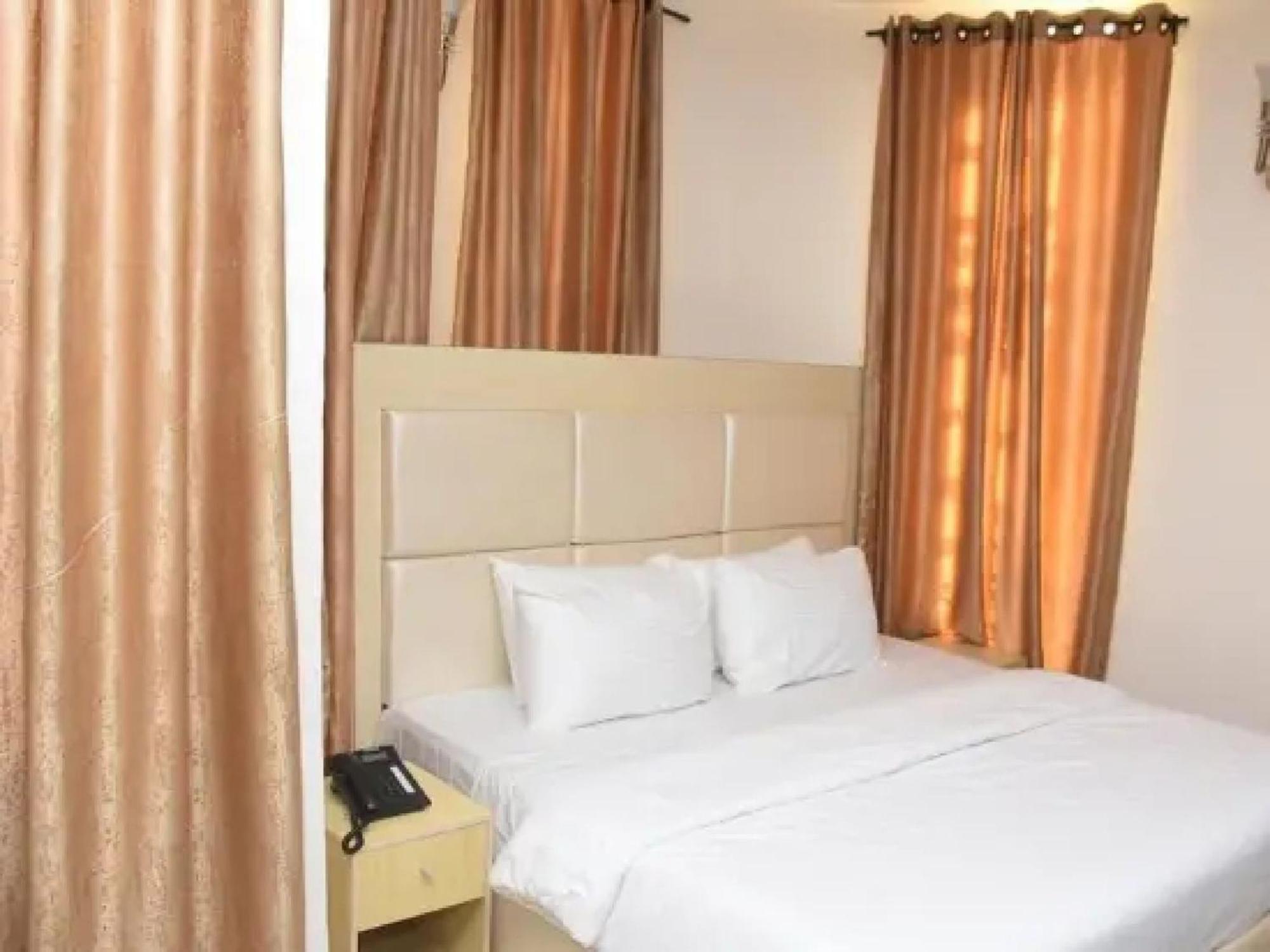 Room In Lodge - Ambience Hotels Abujahome For Leisure And Business Travellers Екстериор снимка